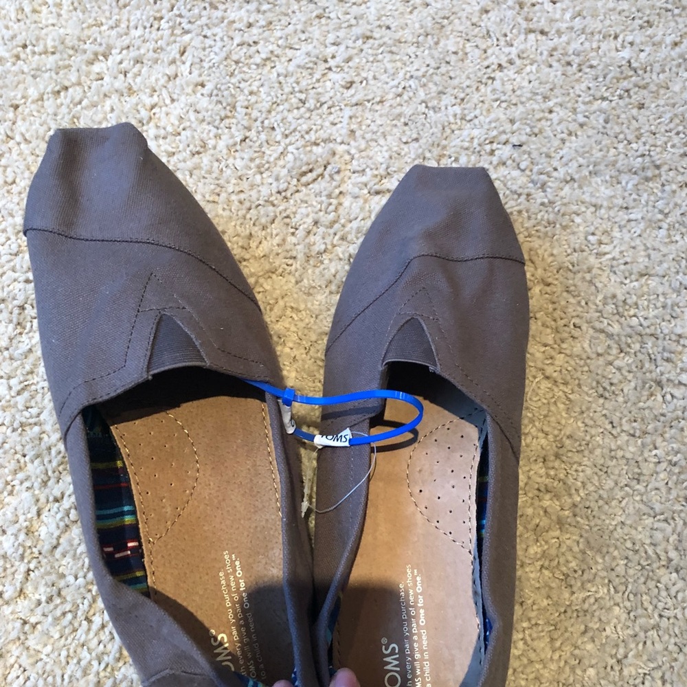 Men’s Toms
